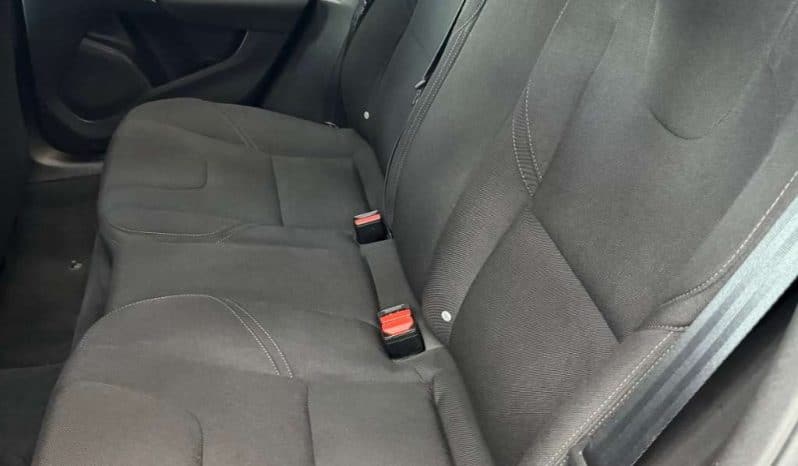 Volvo V40 D2 Kinetic Limousine voll