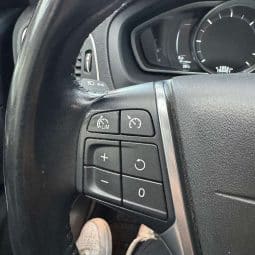 Volvo V40 D2 Kinetic Limousine voll