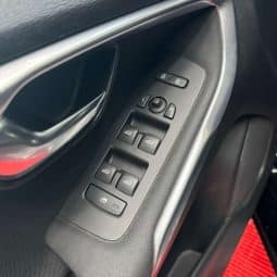 Volvo V40 D2 Kinetic Limousine voll