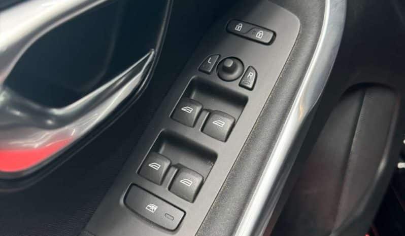 Volvo V40 D2 Kinetic Limousine voll