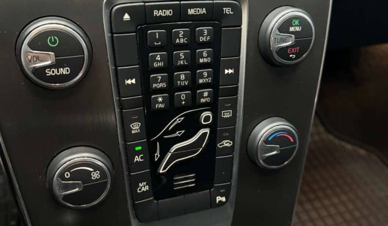 Volvo V40 D2 Kinetic Limousine voll