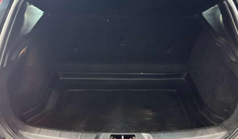 Volvo V40 D2 Kinetic Limousine voll