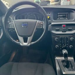 Volvo V40 D2 Kinetic Limousine voll