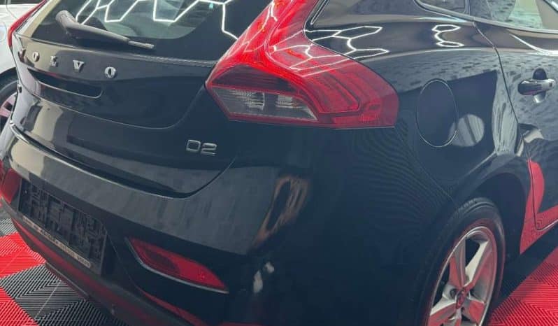 Volvo V40 D2 Kinetic Limousine voll