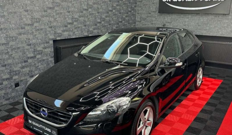 Volvo V40 D2 Kinetic Limousine voll