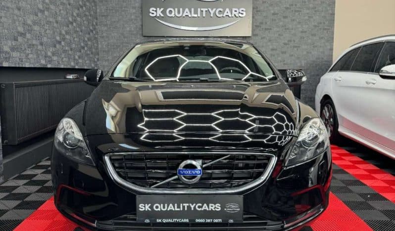 Volvo V40 D2 Kinetic Limousine voll