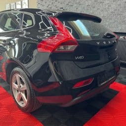Volvo V40 D2 Kinetic Limousine voll