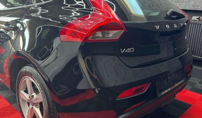 Volvo V40 D2 Kinetic Limousine voll